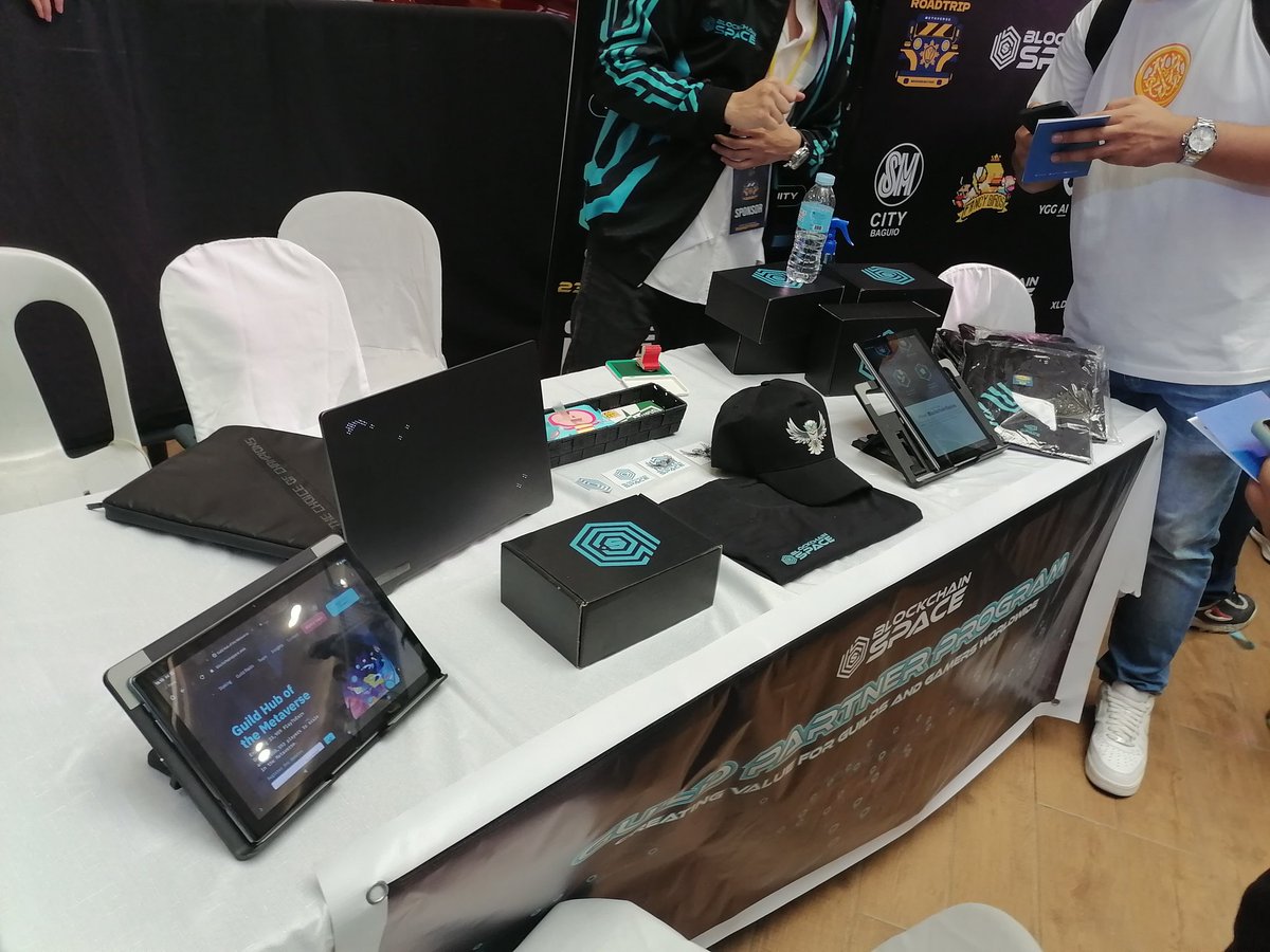 NomadFury_'s tweet photo. Now happening! Look at these superb freebies of @Blockchain_SPC here in the @YGGPilipinas roadtrip metaverse event 2022! 😍

I'm excited to see their events in the Visayas region soon! 🚀💯 https://t.co/a5UOW1msHG