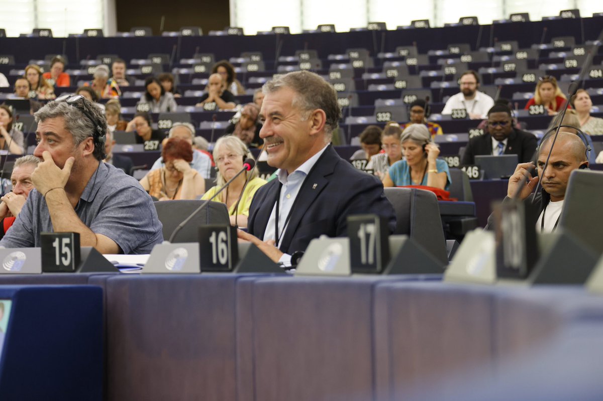 fabienne_keller's tweet photo. Retour sur 2 jours de rencontres et d’échanges passionnants au Parlement européen à #Strasbourg sur les enjeux de la participation citoyenne en Europe 🇪🇺

Merci à toutes les équipes d’organisation du @CNV_villes, @AcnActive @ANCTerritoires @URBACT et du @PEStrasbourg bien sûr! 🙏🏻 https://t.co/64mvTJUSsB