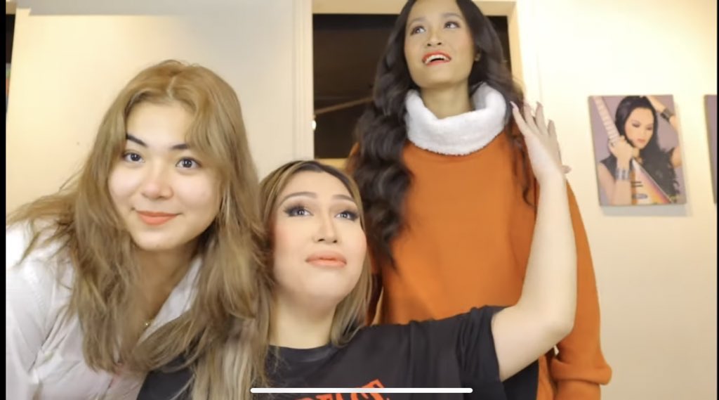 teamGINofc's tweet photo. Watch Rafs newest intro with her two supportive besties Gin and Seham💖

Rafs Youtube: https://t.co/S4k4OEkZCK https://t.co/4TQomXW89O
