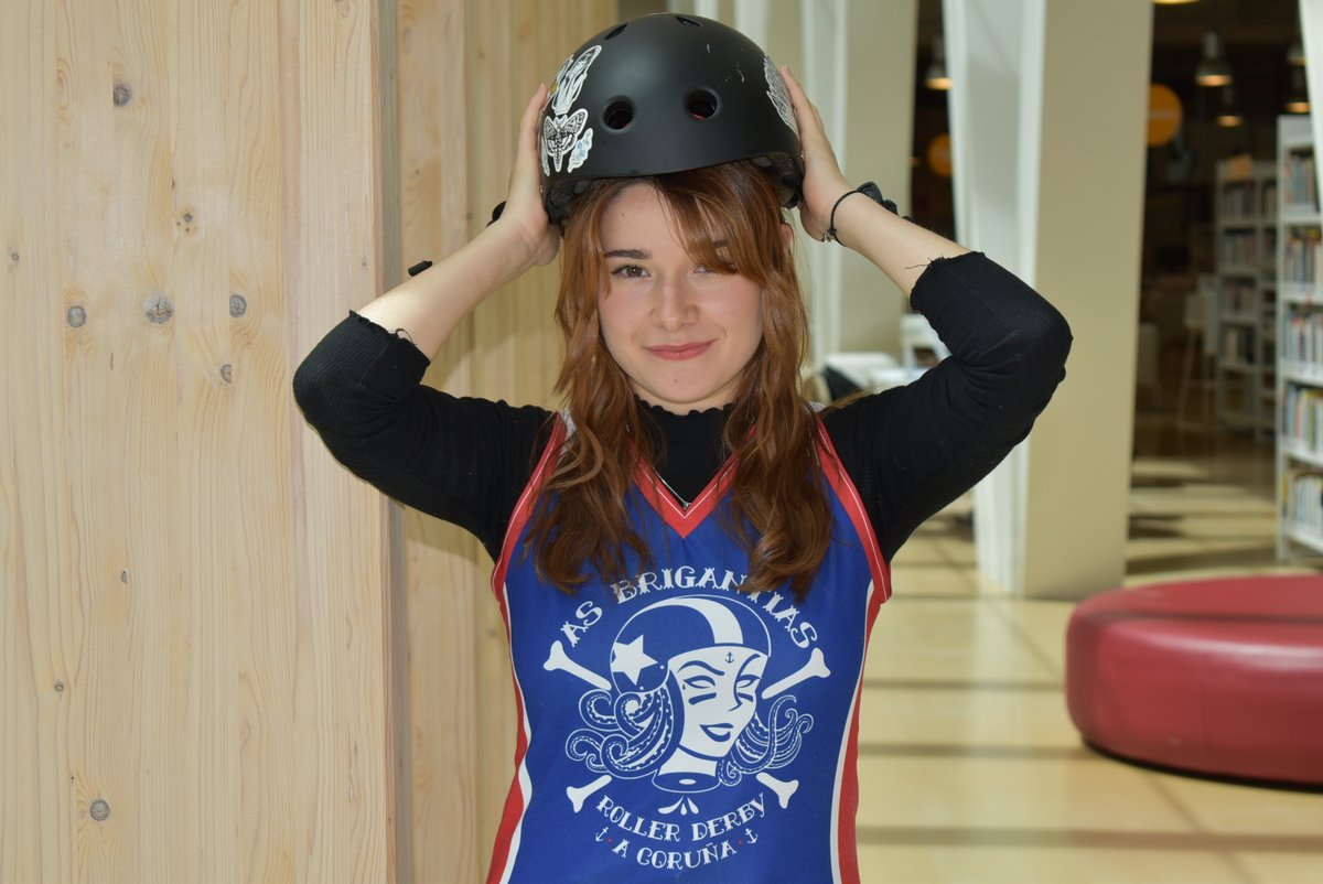 bibcoruna's tweet photo. Co gallo do Día do Deporte na Rúa, conversamos na #Biblioteca Ágora con Laura Limeres, que vén de erixirse como campioa na Liga Galega de Roller Derby xunto ao seu equipo @AsBrigantiasRD.
👉Conversa completa no blog #SumaAgora: https://t.co/n1agVn36el
📣#ConversasCon #rollerderby https://t.co/grjt6Pr3Yd