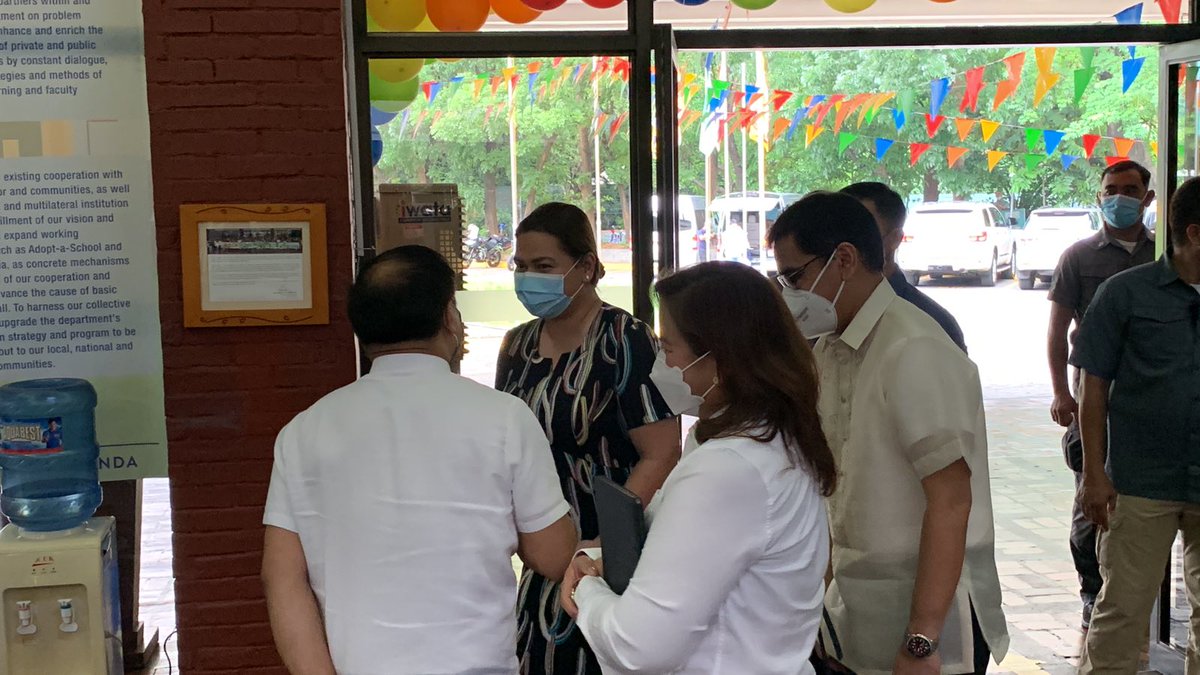PTVph's tweet photo. LOOK: Vice President-elect Sara Duterte, now in DepEd Central office to meet with outgoing DepEd Sec. Leonor Briones. | via Daniel Manalastas https://t.co/kBYIvskVAB