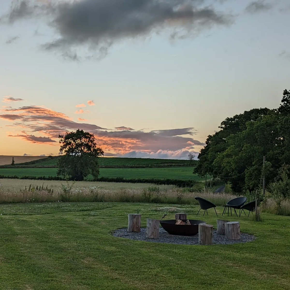 At <a href="/ClayhillArts/">Clayhill Arts</a> today I will also be relaunching the #flightpathcommunityproject in preparation for its next showing at <a href="/ACEartsSomerset/">ACEarts</a> in October

The #restriction project curated by @amanda_lynch_art and hosted here at Clayhill was a catalyst in developing the FPC Project