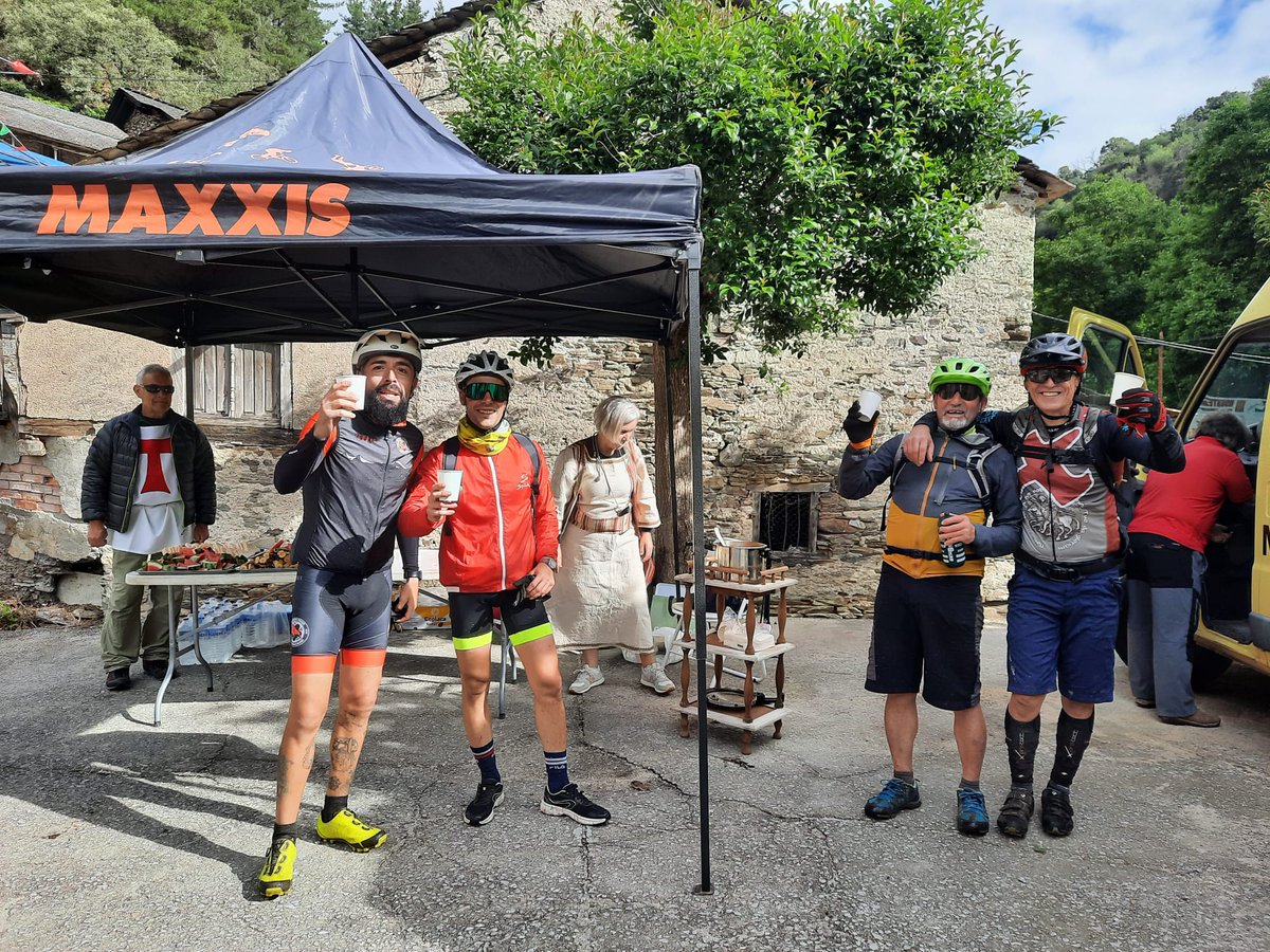 cortesangelama's tweet photo. Los avituallamientos de la #Mountemplaria 🚵 son lo más en #SanClemente #ElBierzo sopas de ajo y todo 😜 hay q reponer fuerzas q la cosa se pone interesante https://t.co/zqLrfbLbuQ