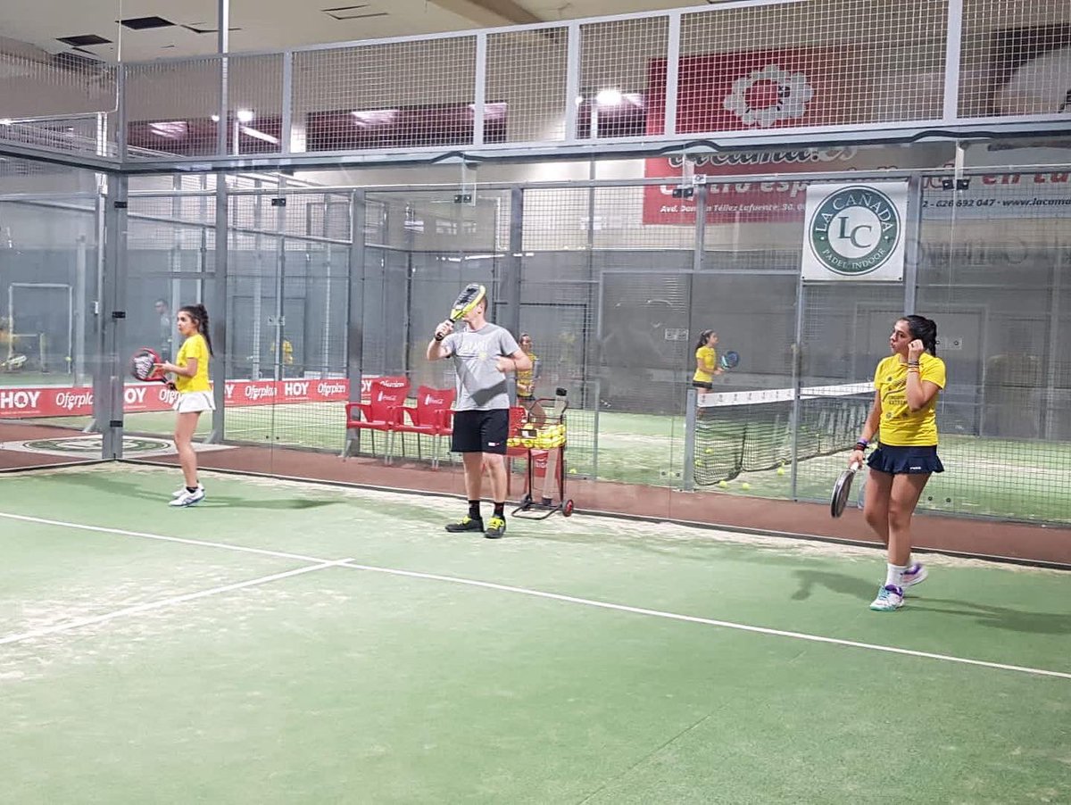 🔸4ª CONCENTRACIÓN DE MENORES CATEGORÍA CADETE 2022🔸

💯Los jugadores disfrutan de una jornada de entrenamiento y diversión con los técnicos fexpadel en las instalaciones de Pádel Indoor La Cañada en Badajoz.

#padel #padelmenores #padeltime #padeladdict #padelfederado