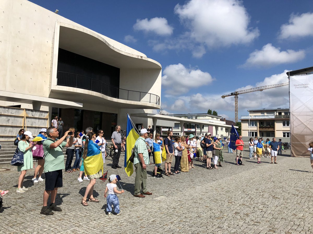 ergetTweets's tweet photo. Demo to support #Ukraine in Darmstadt is at the Georg Büchner Platz today https://t.co/WDkhahDPVb