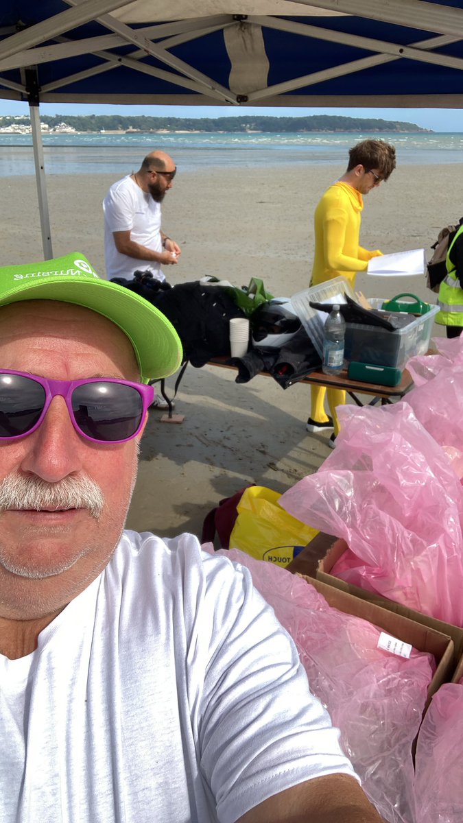 CPHelection's tweet photo. The pink station is open for business https://t.co/RNyeoTk7tF