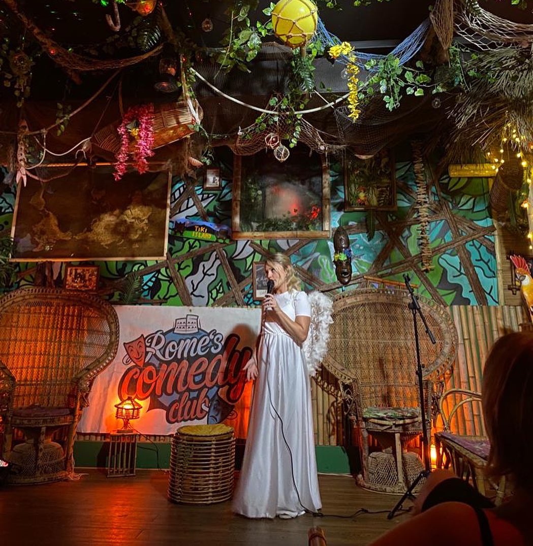 Jesssica's tweet image. Last night at The Comedy Club in Rome was well fun! Less than 3 weeks until @GMFringe &amp;amp; 2 months until @edfringe with  @theSpaceUK 

Tickets for Manchester here:

manchester.ssboxoffice.com/events/the-oli…

#theolivetree #femalecomedy #newwriting #angel #standup

@SGRBUTTIES