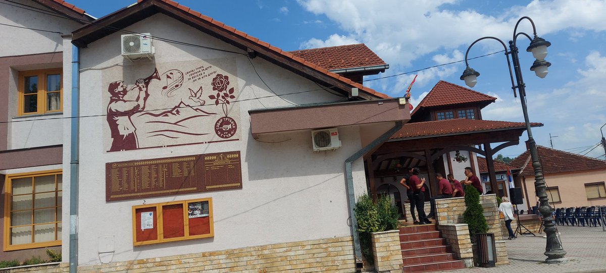 JelenaMKandic's tweet photo. Poštovani M.O. @NesaStefanovic cc #VojskaSrbije @mo_i_vs,
Vojne porodice diplomata, pilota, gardista i specijalaca iz #Čačak i #Beograd prisustvuju #VidovdanskiSkup veterana #63pdb🪂 koji se održava 24. & 25.juna u #Guča #Dragačevo #MoravičkiOkrug.
#NemaNazad💪🏻🇷🇸✊🏻 https://t.co/p40WYySAjj