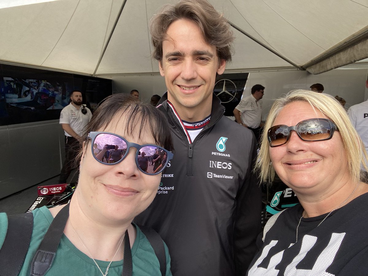 LynHalsted's tweet photo. @MercedesAMGF1 @fosgoodwood #F1#W10 😍🇬🇧🏁@nadine_tapp https://t.co/1HWHFusOQ7
