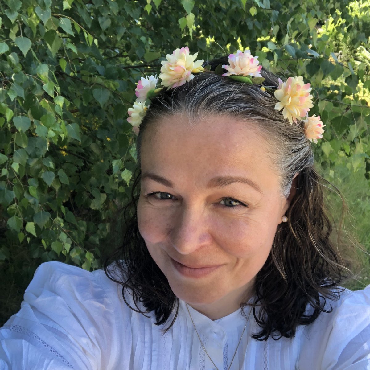 Glad Midsommar 🥂🌸☀️