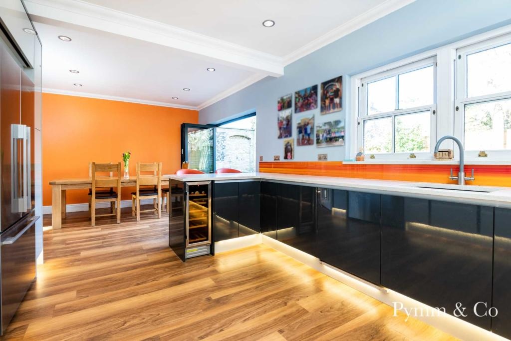 pymmandco's tweet photo. A rare opportunity to purchase this stunning family home located in this much sought-after development.
👉 https://t.co/QBrKXdsYO0
#pymmandco #norfolk #norwich #norfolkproperty #estateagents #forsale #soldstc #norwichagent #propertymarket #propertysales #residentialsales https://t.co/7JNqc99y8v