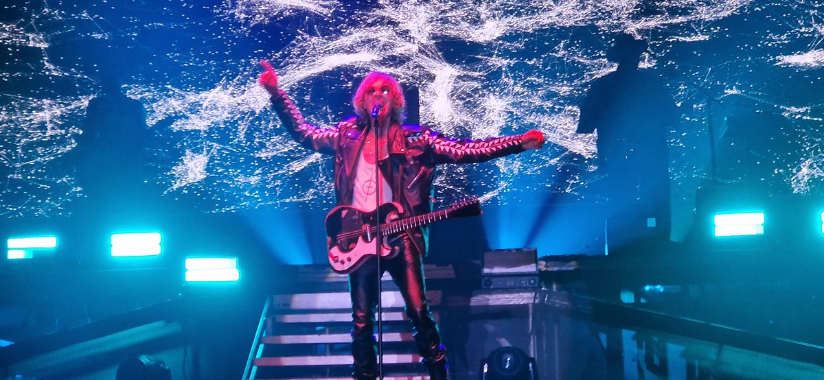 NaughtHem's tweet photo. Thanks @beck and thanks @metronomeprague! https://t.co/GX4puJioXF