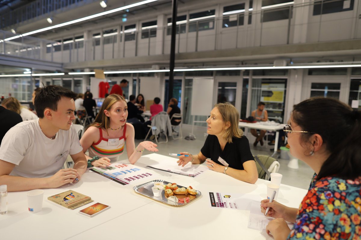 Ateliers design et scenario d'usage avec deux coachs en or : @VincentPujos (<a href="/sensipode/">Sensipode</a>) et Simon (<a href="/lecolededesign/">L'École de design Nantes Atlantique</a>), hier et aujourd'hui pour le Marathon d'innovation en santé😊🧠