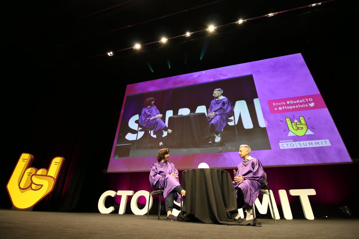 ctoaisummit's tweet photo. Real time en el #CTOSummit con @flopezluis para resolver los tormentos, perturbaciones e inquietudes de la figura del #CTO en gestión de equipos. Y bueno, podéis preguntarle también qué tal os irá en el amor el año que viene. 😂 Que tiemble twitter con #DudaCTO, ¡os leemos! https://t.co/KI0ACRUqaX