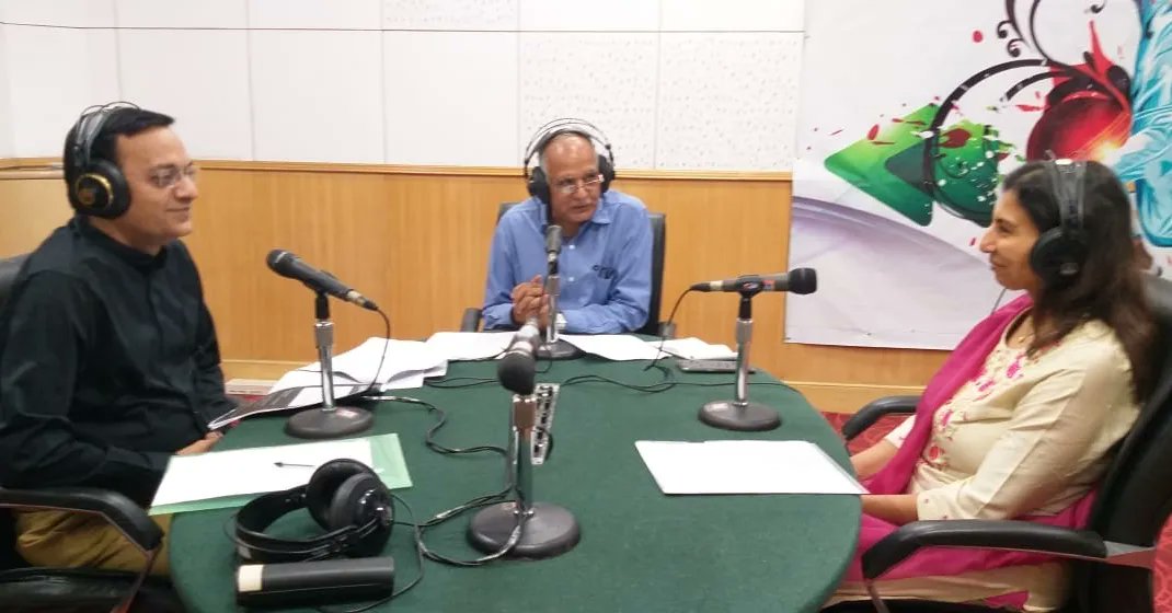 CeodelhiOffice's tweet photo. Smt. Geetika Sharma,DEO and Sri.Tapan Kumar Jha, SDM(Election), North-East Delhi in Phone-in-Program (All India Radio) on 25.06.2022 : Topic - ELCs ( Electoral Literacy Clubs)
@ecisveep @ceodelhioffice @AkashvaniAIR #phoneinprogramme
#chalovoterbanehum
#novotertobeleftbehind https://t.co/GCXETZOnSq