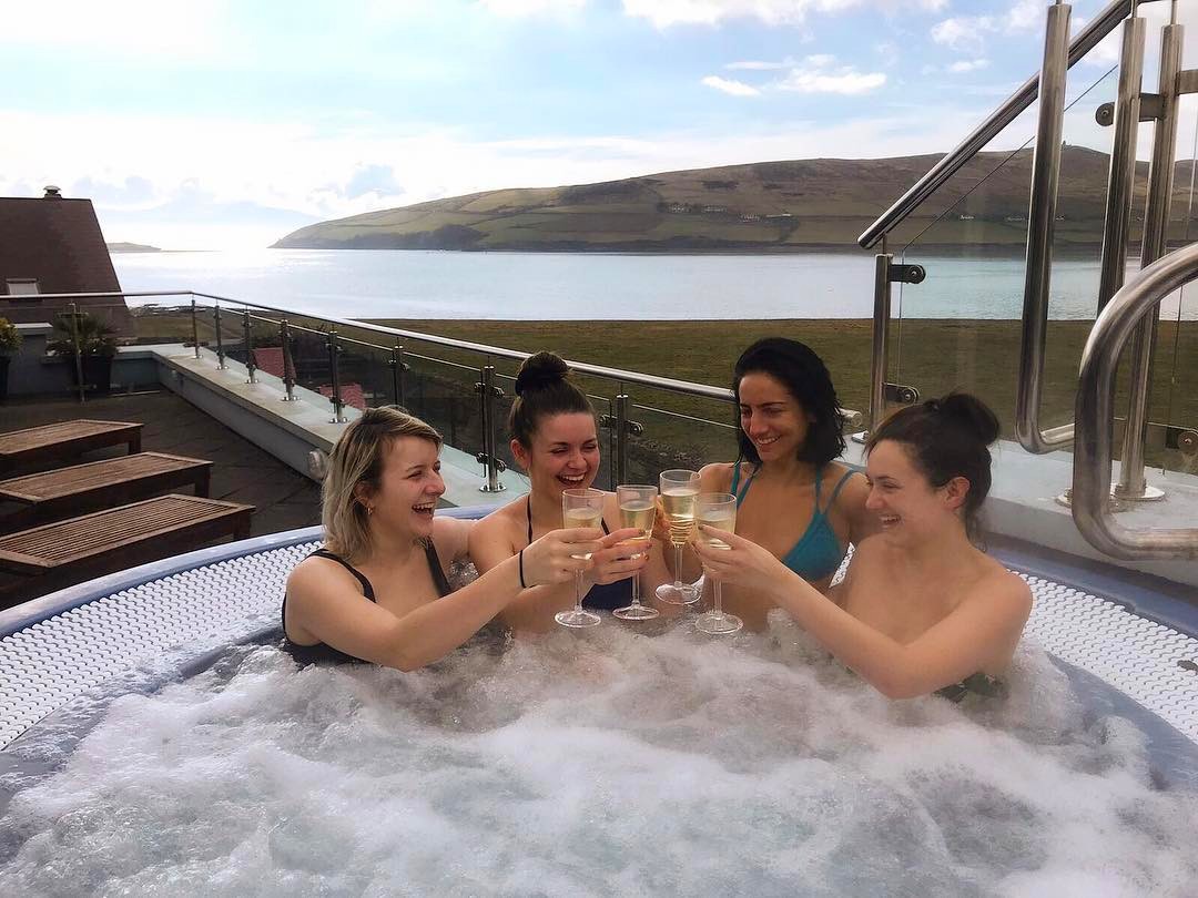 DingleSkellig's tweet photo. Girls Day Out💕 Our hot tub is available for those who book a spa treatment in our beautiful Peninsula Spa here at the Dingle Skellig Hotel!
For more information on our spa packages and pricing, visit https://t.co/QtGU9PuiaU
📸 @paigemackenzie_
#dingleskellig #peninsulaspa https://t.co/M3OpqTSLTo