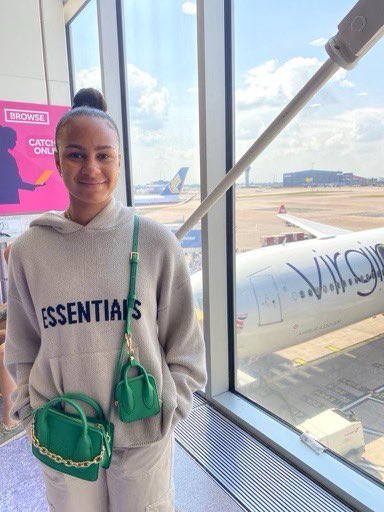 UncommittedGrls's tweet photo. ✈️ | 𝙎𝙖𝙛𝙚 𝙏𝙧𝙖𝙫𝙚𝙡𝙨 𝙖𝙣𝙙 𝙂𝙤𝙤𝙙 𝙇𝙪𝙘𝙠

A huge good luck to SRUSA client Lauryn Wood🇬🇧 as she headed off to start her student athlete journey this week.

The former Man City player will be joining up with her team at SEC Powerhouse Ole Miss.

#ClassOf2022

🇬🇧⚽️🇺🇸📚 https://t.co/9qwJGDvF8M