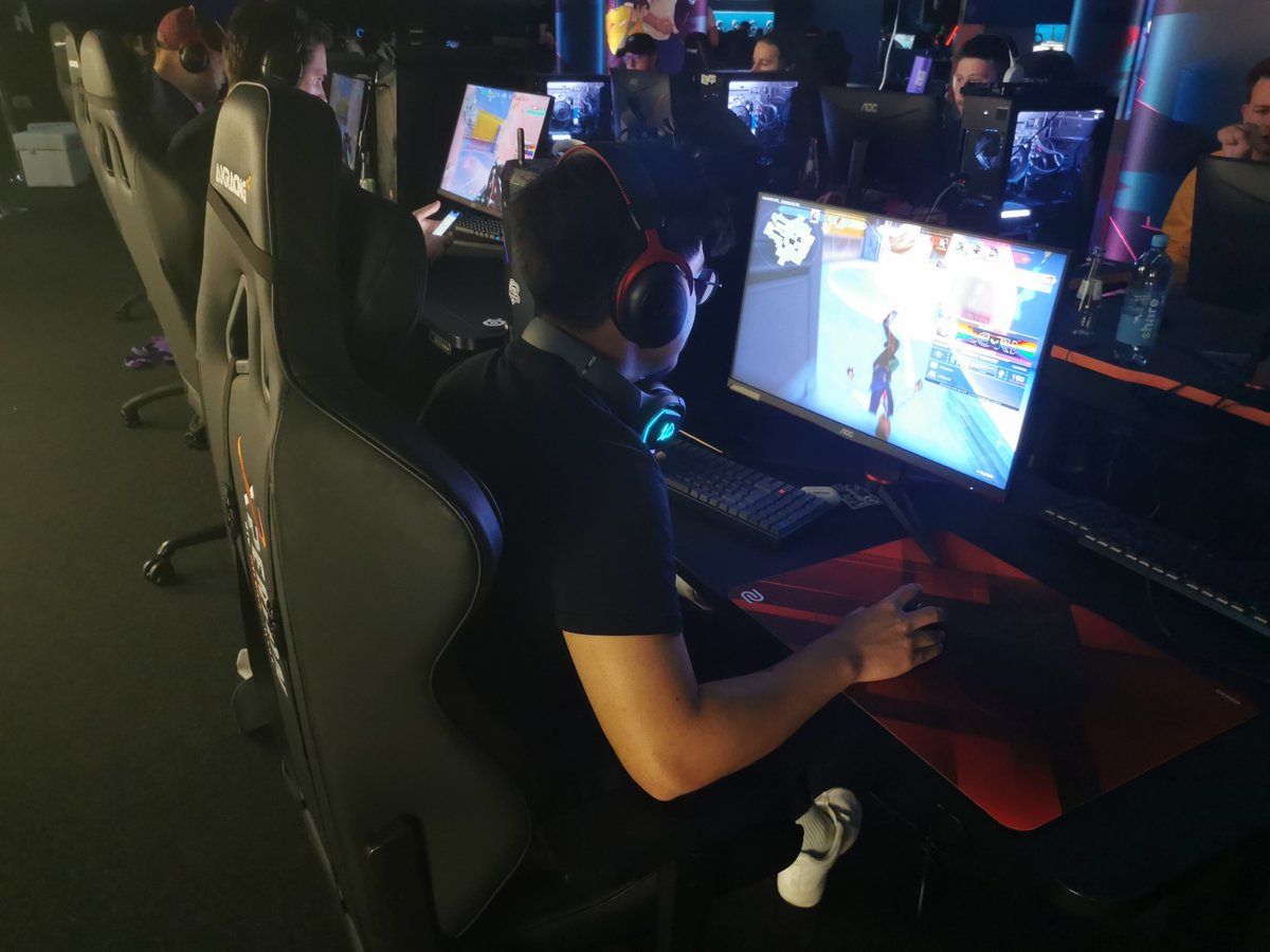 📸 Behind the scenes 

Unser Valorant &amp; Rocket League Team steht im Finale! 
#coa #clashofagencies #123stark