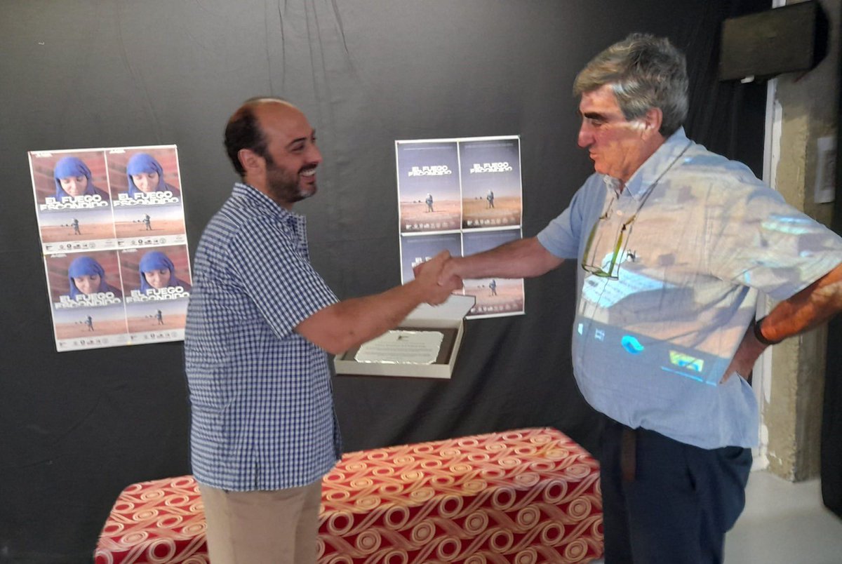 aapss's tweet photo. Reconocimiento al @Ayto_Sevilla por su apoyo humanitario a las víctimas de minas saharauis desde 2016, a través de los proyectos que financia la Dirección de Cooperación del Área de Juventud, Ciencia y Universidades y Cooperación al Desarrollo. @jabafe79 https://t.co/t1BpbxBJeb