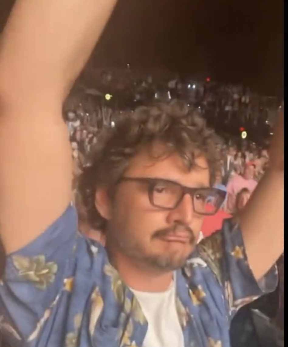 Also this shirt??? The hair??? I'm losing my mind