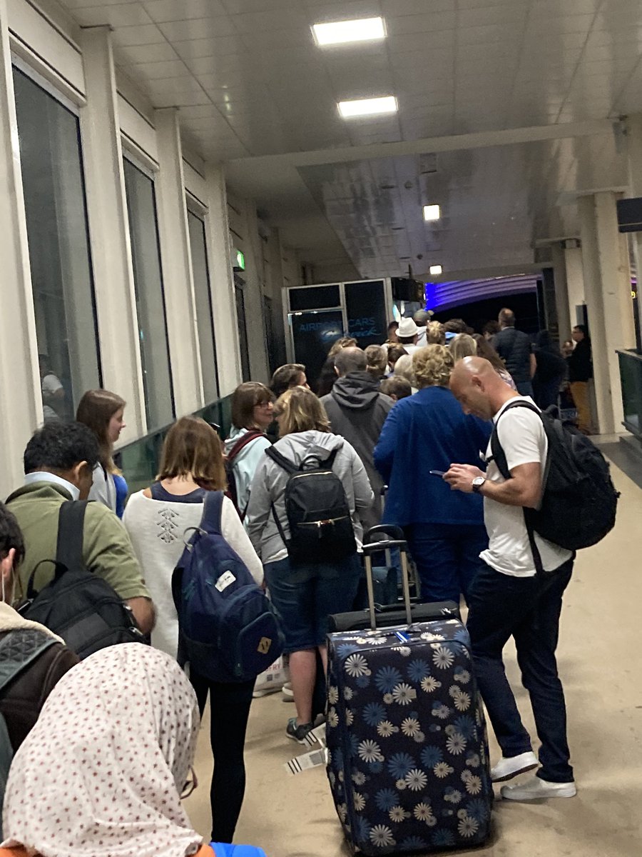 The Village Cakery Surrey tweet media