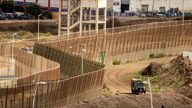 BFMTV's tweet photo. Maroc: 18 migrants meurent lors d'une tentative massive d'entrée dans une enclave espagnole
https://t.co/xvsvOMjcQq https://t.co/awmPLr6KSW