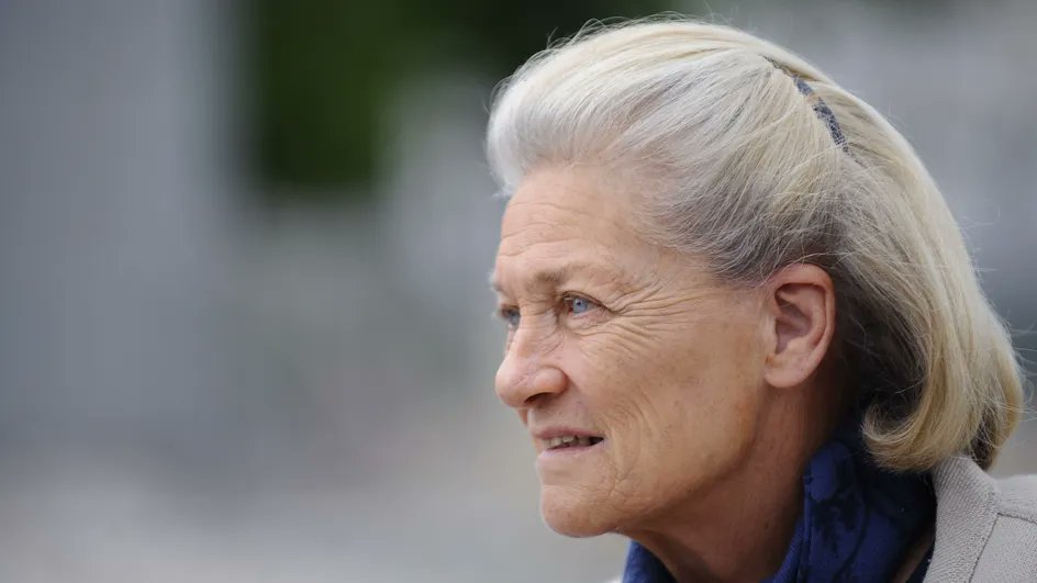 franceinfo's tweet photo. Révocation du droit à l'IVG aux États-Unis : "Les pays qui sont religieux sont un danger pour les libertés féminines", dénonce Élisabeth Badinter

https://t.co/2hKHXPEtce https://t.co/GPzP4qvkfB