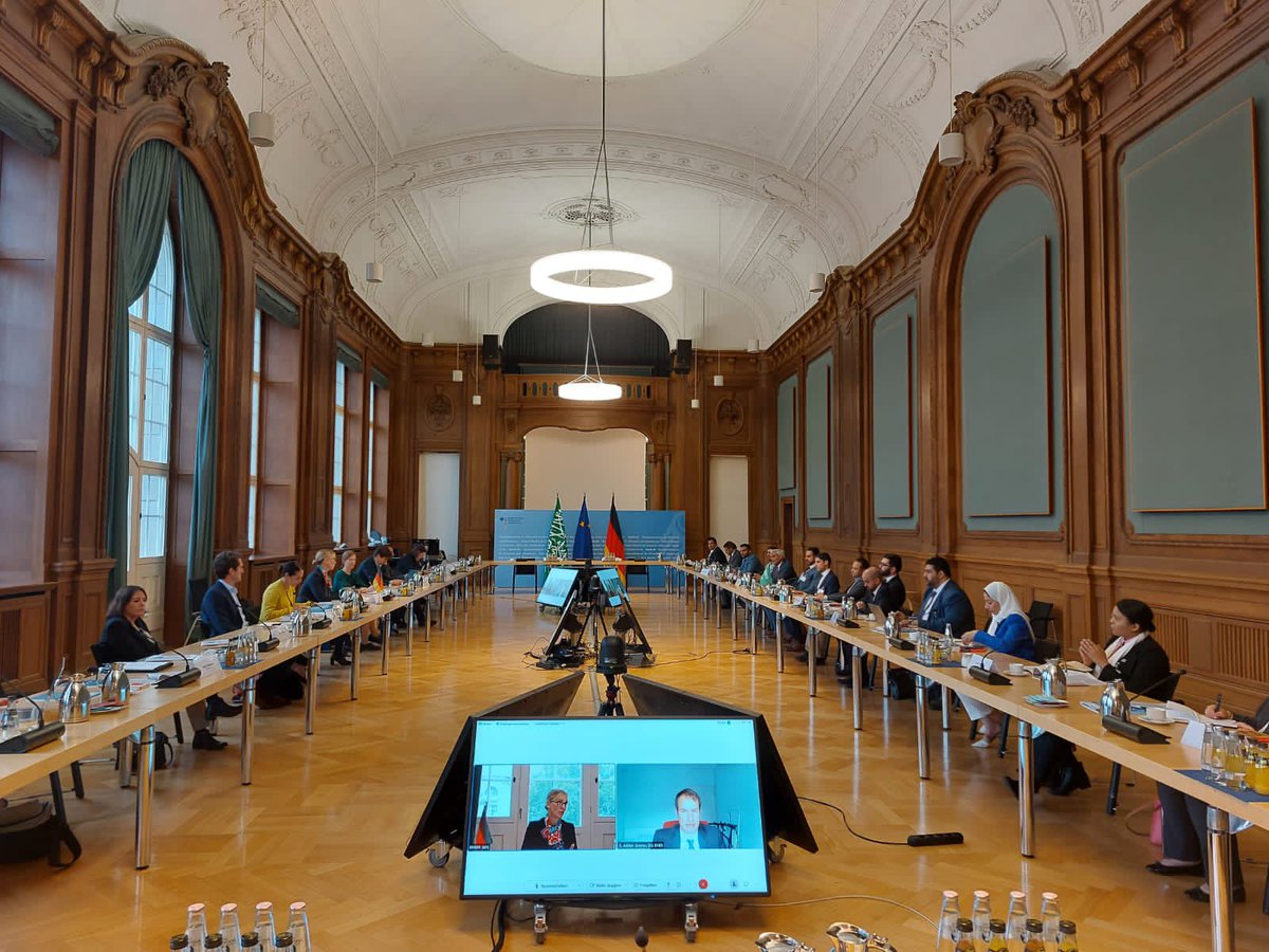 H2DiploKSA's tweet photo. A successful study tour on H2 took place within ๐ฉ๐ช & ๐ง๐ช๐ช๐บ earlier this week. #H2Diplo accompanied the ๐ธ๐ฆ energy delegation as a co-organizer of the tour with #GESALO. Massive potentials of cooperation between the two countries as we navigate the energy transition together ๐ธ๐ฆ๐ค๐ฉ๐ช https://t.co/CESP9Ewqnu