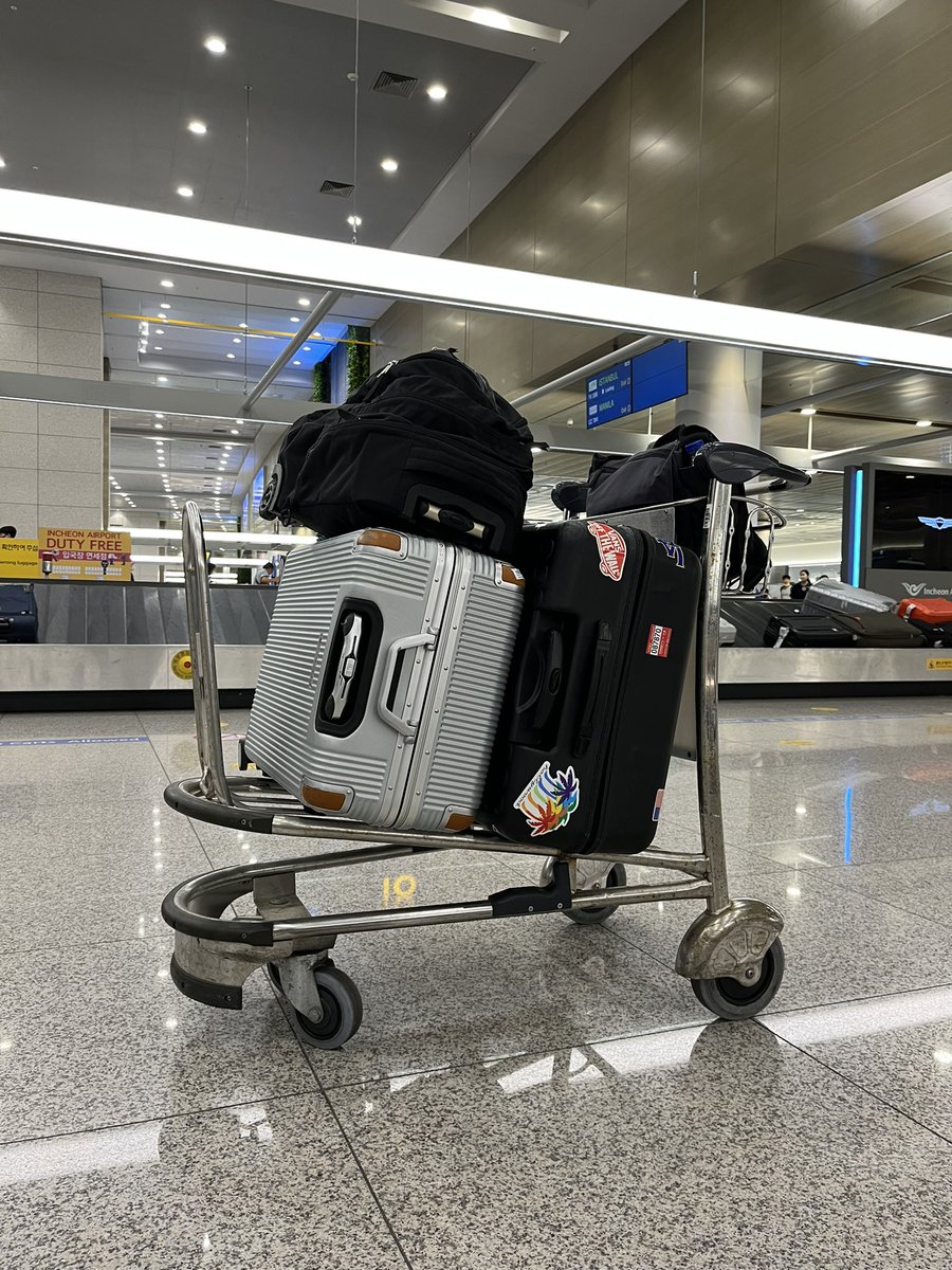 just__series's tweet photo. <The end of long journey, stories to be told>
20.01.2022 - 13.06.2022  
🇰🇷🇪🇸🇬🇧🇫🇷🇰🇷  #erasmus #exchangestudent #spain #korea #AGP #IST #ICN #homesick #jetlag #NFT #NFTs #nftphotography #NFTProjects #Nowonopensea https://t.co/4m55x1Aogb