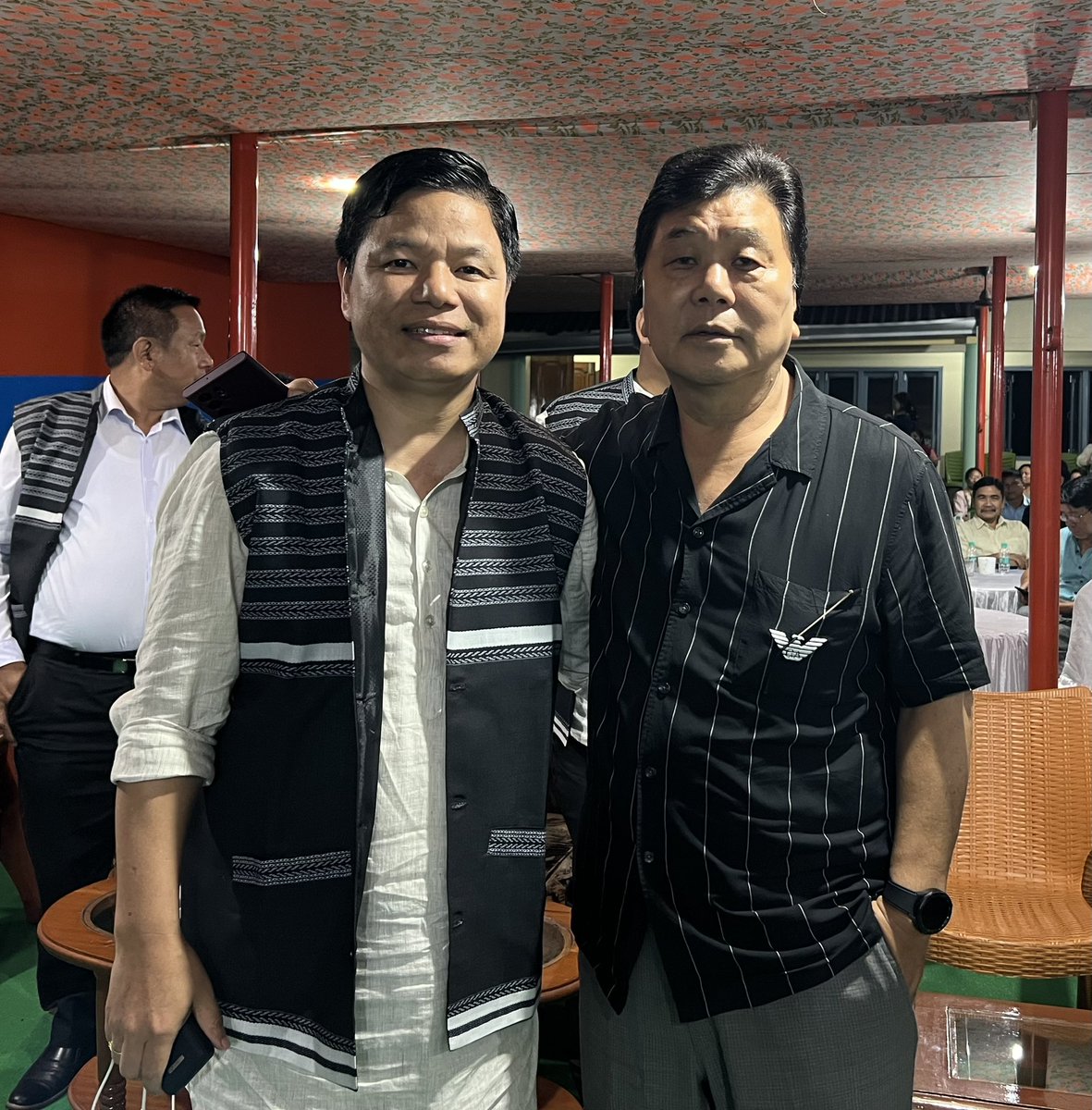 Laisam_Simai's tweet photo. An absolute pleasure to meet @mukutmithi Former CM, Former LG and a Veteran Politician at Roing during a DISHA meeting dinner hosted by HMLA @Mutchu4 . https://t.co/nZbk9bx6O9