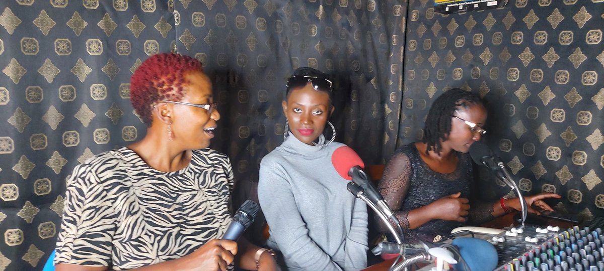 binababie30's tweet photo. With @DoreenNasaasira on nakawa vendors Voice radio.Talking about @UgEquityBank Banking services 
#equity247 https://t.co/2GbFu0Ac2t
