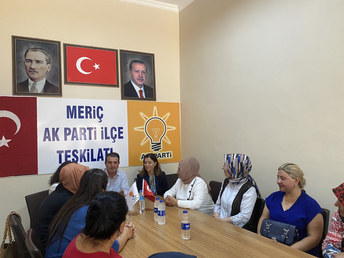 fatmaaksal's tweet photo. #Edirne İl Kadın Kolları Başkanımız Sayın Nergiz İnce Başkanlığında gerçekleştirilen İlçe Kadın Kolları Başkanları toplantısına katıldık. Meriç ilçe kadın kolları başkanlığımızın ev sahipliği yaptığı toplantının hayırlara vesile olmasını diliyorum. @GMAKKADIN @nergisince https://t.co/ZTRgvC0gUX