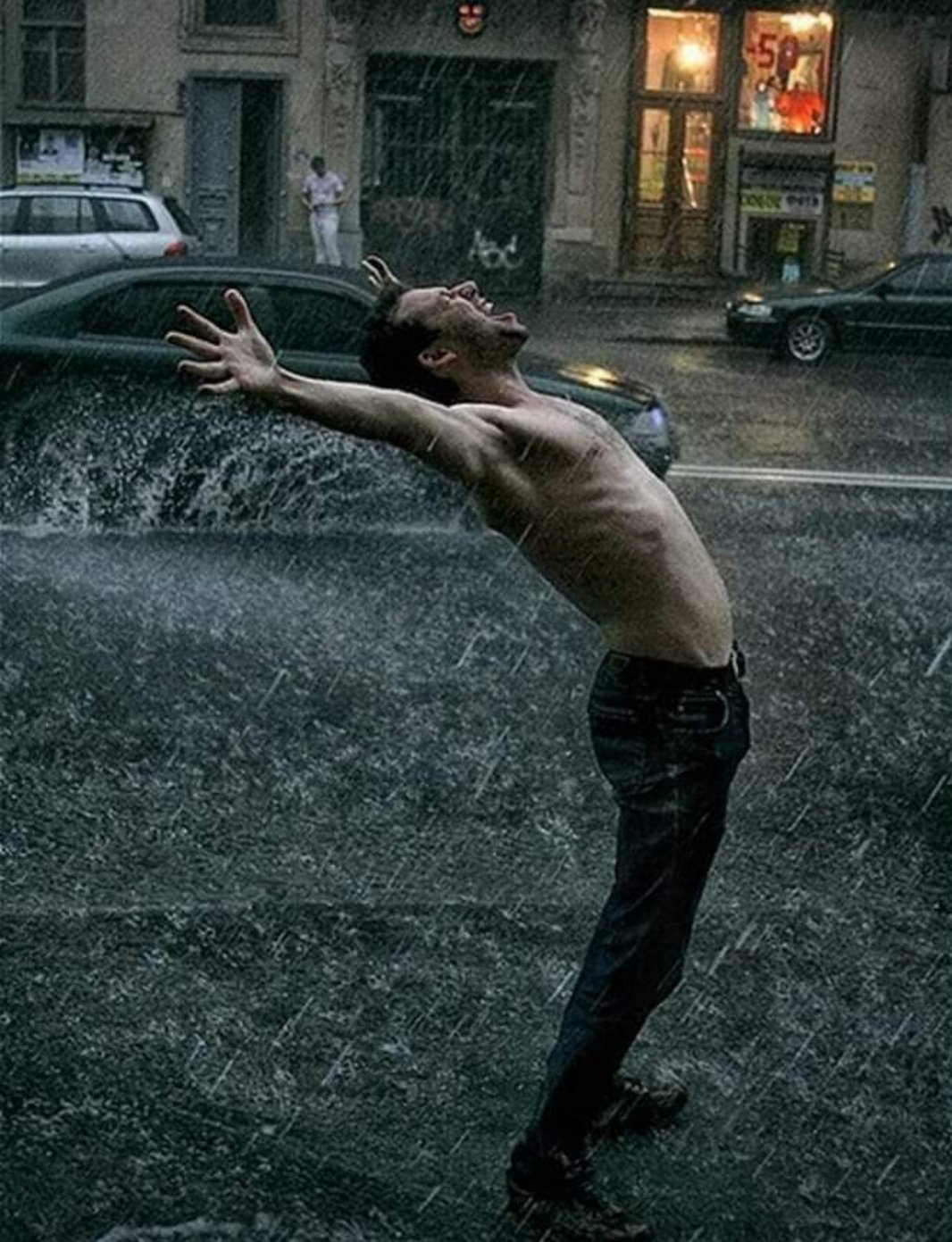 Человек под ливнем