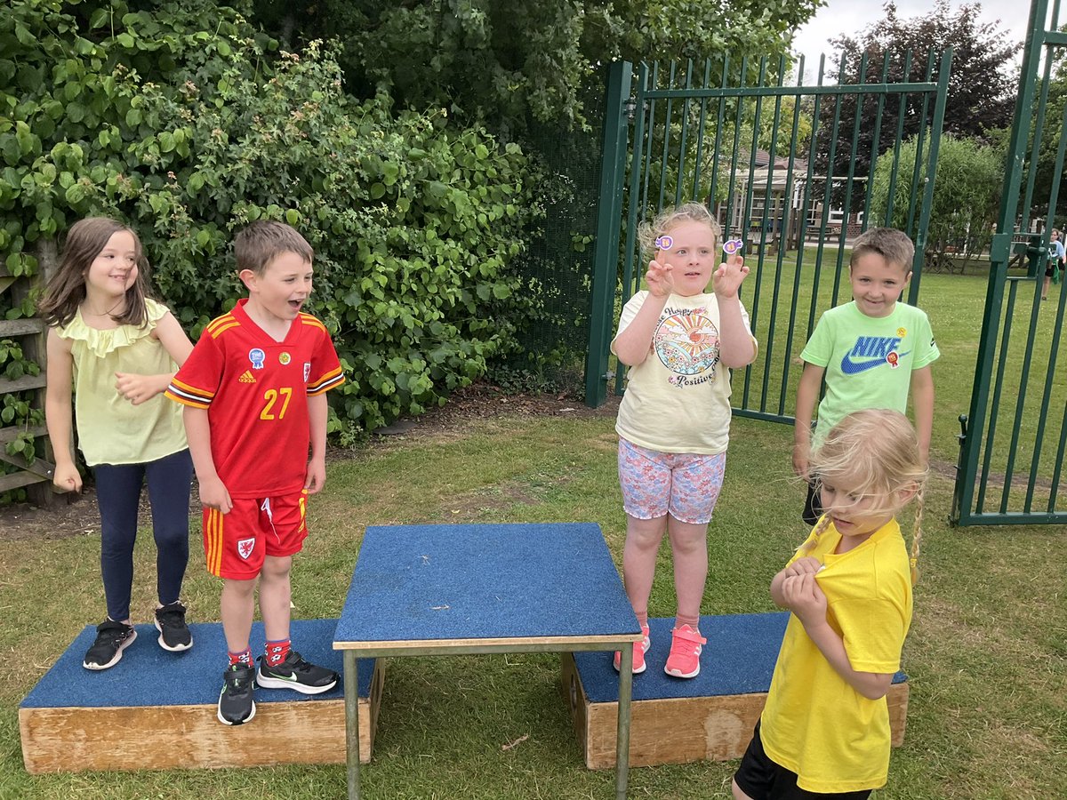 cwp_usk's tweet photo. Dosbarth Usk were amazing at our Sports Day yesterday. So proud of them all. So lovely to see all the parents back cheering them on. Well Done everyone! @cwp_usk @cwprimary https://t.co/ZsMpZMRlmK