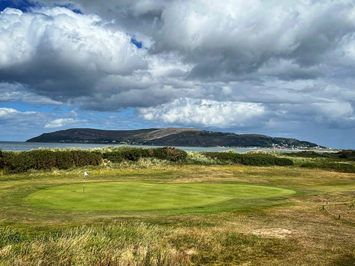 FairwaysAndFood's tweet photo. β³οΈ @conwygolfclub had some teeth today for the blue tee June Medal as Mother Nature threw gusty winds, heavy rain squalls and cooler temperatures at us.
The course however was magnificent.
Until next time Conwy π₯°
#walesgolf #conwygolf #golfer #golflife #golfing #golf #wales https://t.co/Hg65jJUQMX