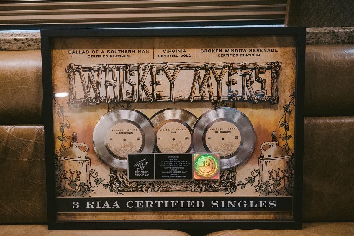 whiskeymyers's tweet photo. Since day 1 of being a band, all we want to do is make music that we’re proud of, and hope that maybe people will like it too. That’s our main goal every time we go in to the studio. We don’t do it for the accolades and awards. https://t.co/qulEoDLwyR