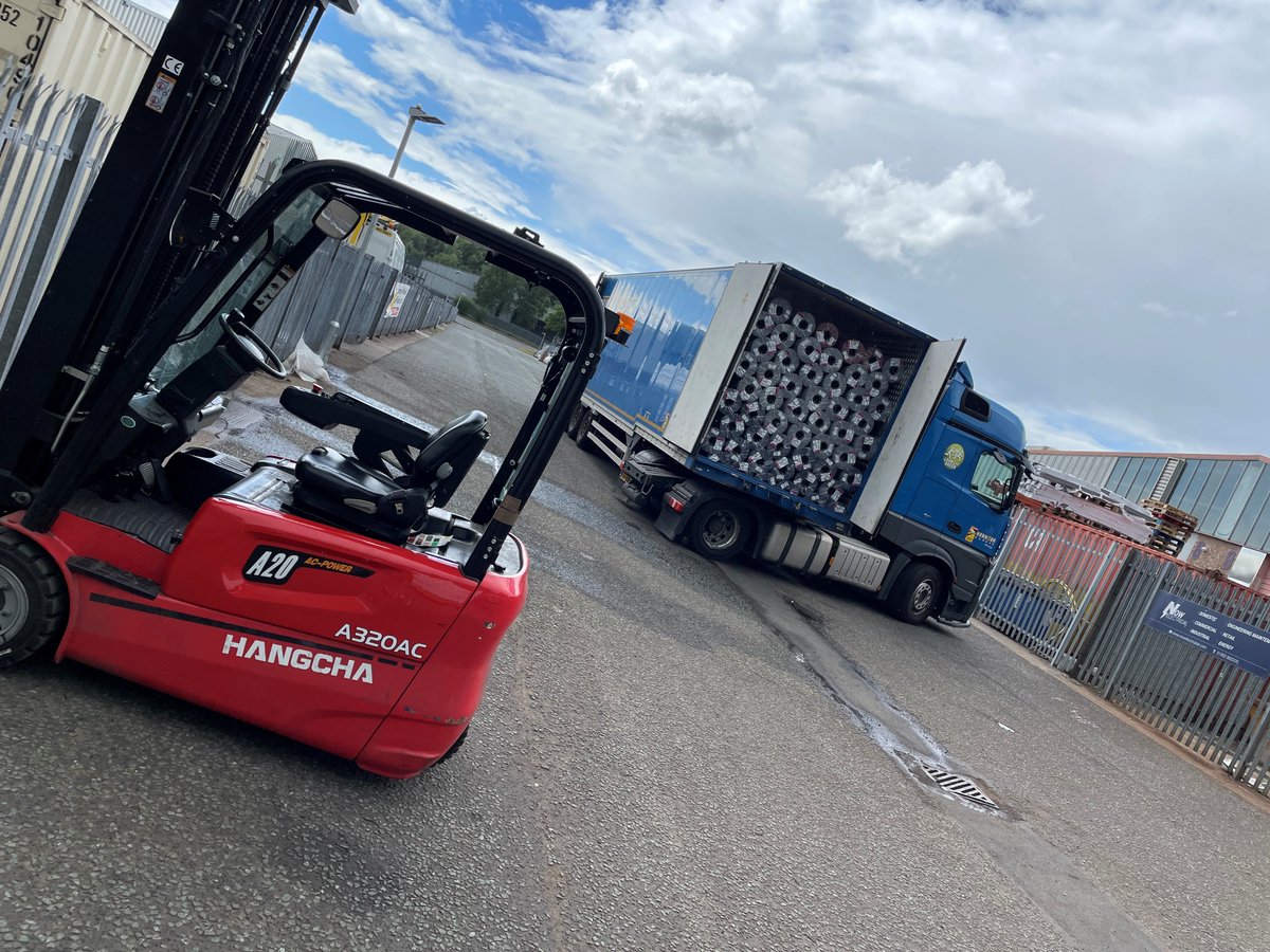 CTN today, goods inwards unloaded for stock and  loaded onto 4 vans for delivery over the weekend #customerservice 
 #marqueehire #structures #events #exhibitions  #weddings #eventprofs #carpet #flooring #eventprofsuk #liveevents #festivalnews  #exhibitions #exhibitionflooring