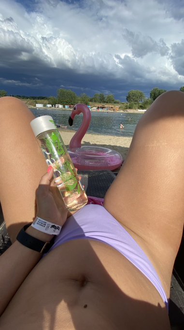 Nice clouds 🤭🤭🤭 https://t.co/rcvJlZz912<a href="/tag/mattbird"class="tags"><span>#mattbird</span></a>