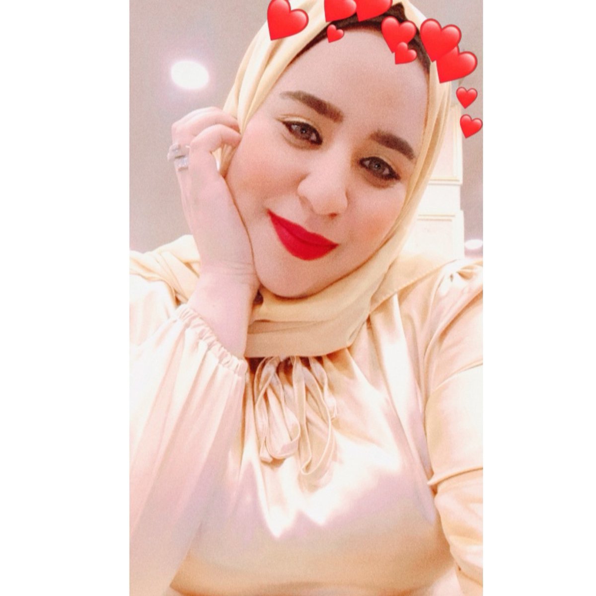 Hii..👋🌻
لا تُجبر نفسك على شيء يُسبّب لك القلق، إجعل قاعدتك في الحياة، الشيء الذي لا يُسعدني لا يلزمني❤..
#NewProfilePic