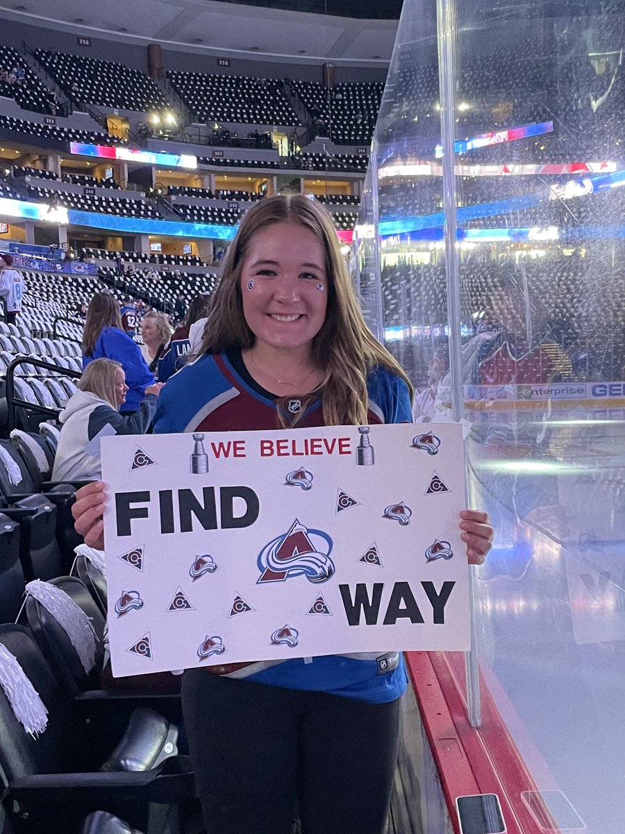 AvsSign's tweet photo. Game 5 of the #StanleyCupFinals #StanleyCup #avssigngirls https://t.co/AHd4s05RlJ