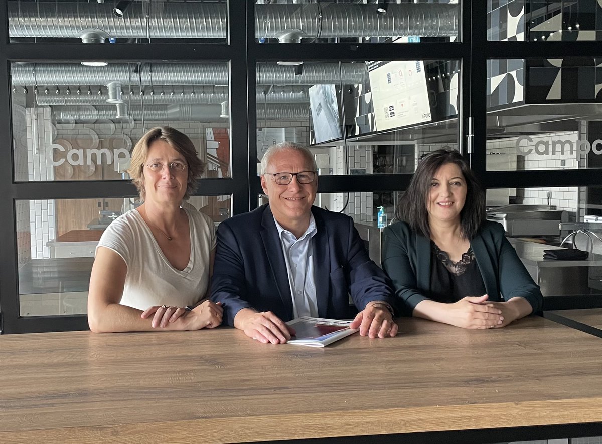 MikoAlain's tweet photo. Réunion de travail avec Leila Belili pdte @CMA92HDS et @isalajeunie pdte @cpme92 ! Fier d‘être vice pdt @CPME_IDF en charge des relations chambres de métiers ! Plus que jamais, soyons #FiersDetreArtisans 👍🙏 https://t.co/GKE5jAvhMb