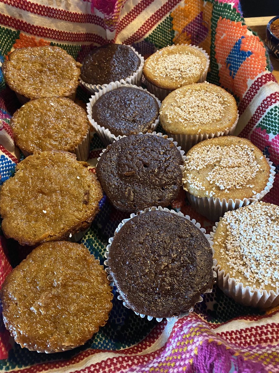 Ya llegaron los panecitos de fin de semana: zanahoria, chocolate y amaranto ¿nos vemos hoy?