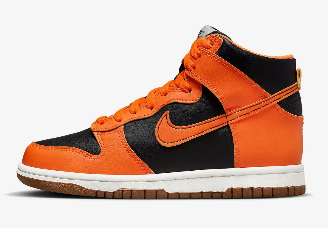 thesolesupplier's tweet photo. Official look at the Nike Dunk High “Halloween” https://t.co/7mJn6R13QR
