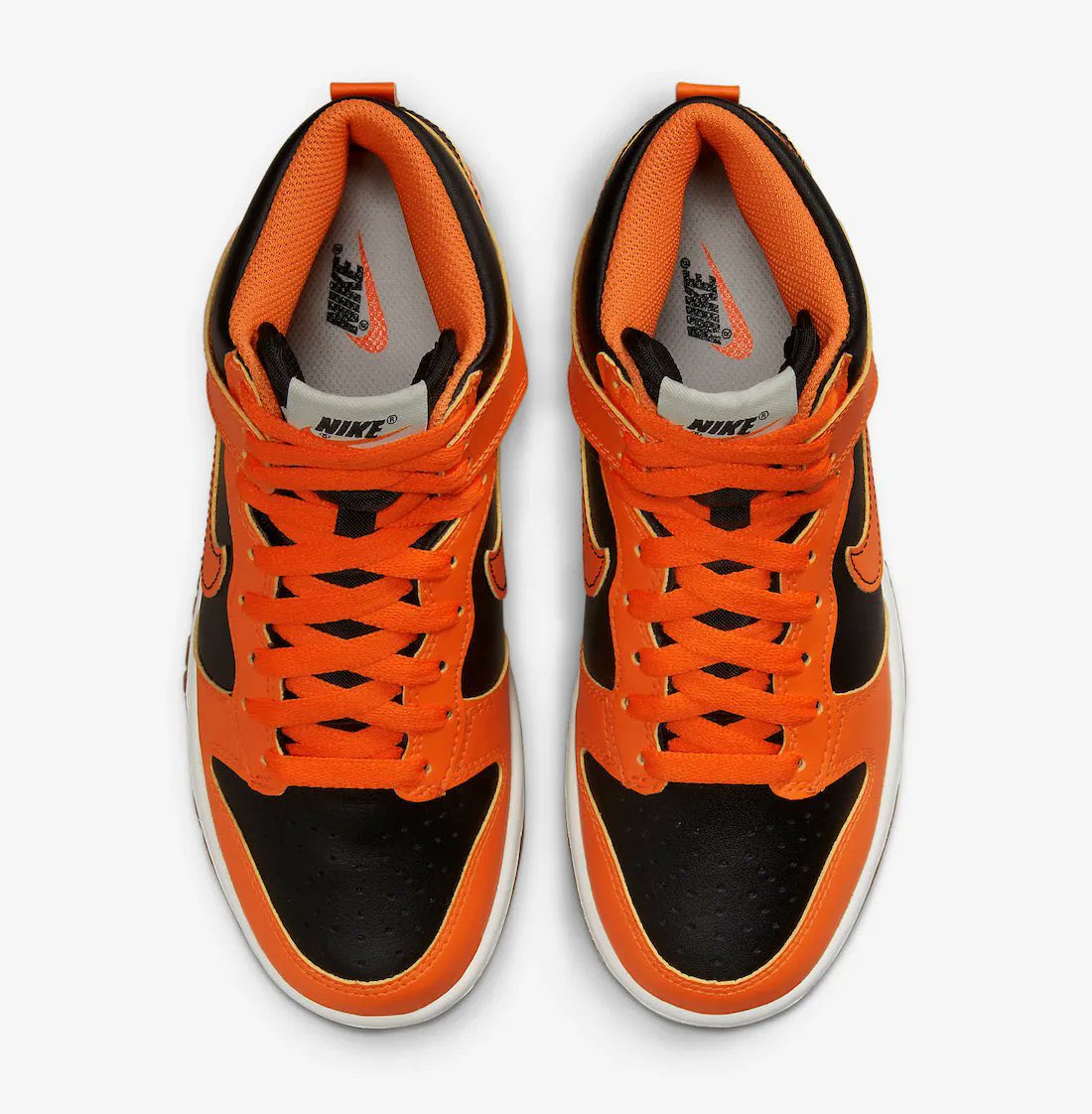 thesolesupplier's tweet photo. Official look at the Nike Dunk High “Halloween” https://t.co/7mJn6R13QR