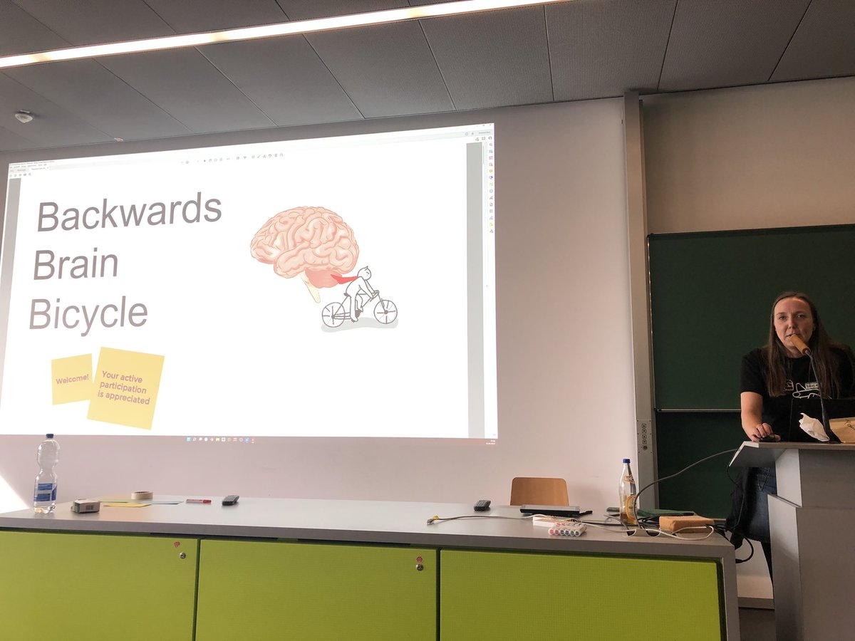 Alex_Witkowski's tweet photo. Jetzt gibt es „Backwards brain bicycle“ mit und von @Paula_Lehmann #mcdd22 https://t.co/xN0kT9iOT9
