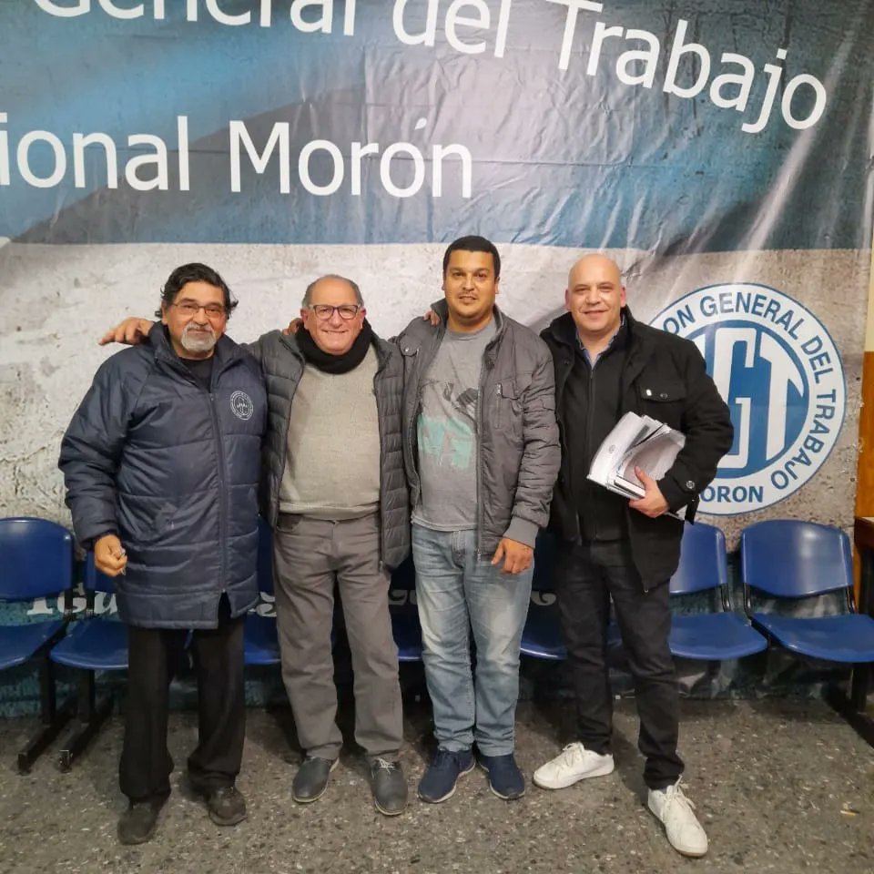 Chris_Lopez_Ok's tweet image. El bloque del oeste #PlenarioCGTMoron el bloque presente los compañeros #DiegoRoldan d #Sutca y #DarioAcosta d #Upsra estuvieron presentes en el 
plenario d la regional d cara
a la normalizacion mostrando 
un trabajo en equipo y el claro ejemplo de unidad que plantea el bloque