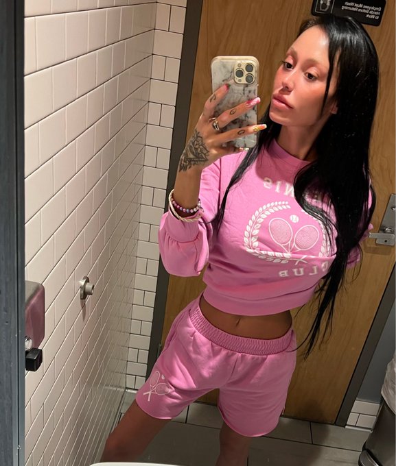 Outfit of the day #ootd cozy tennis gym fitness outfit pink set fetish model willow lansky haughty japanese