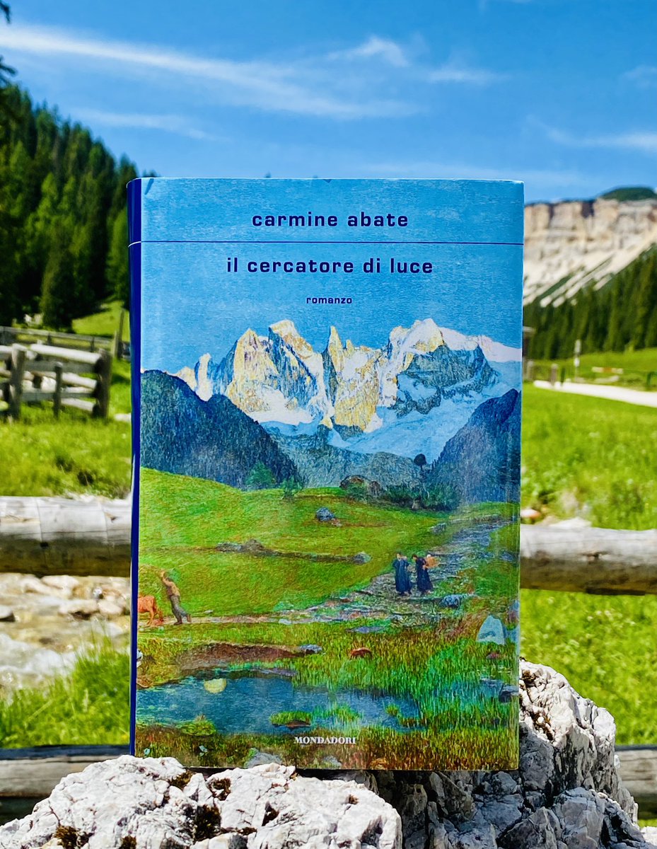 Carmine Abate, con “Il cercatore di luce” (Mondadori), ha vinto il Premio della Montagna Cortina d’Ampezzo 2022, XII Edizione. La cerimonia di proclamazione e incontro con l’autore avverrà sabato 27 agosto 2022, all’interno del programma di #UnaMontagnaDiLibri! #PremioCortina