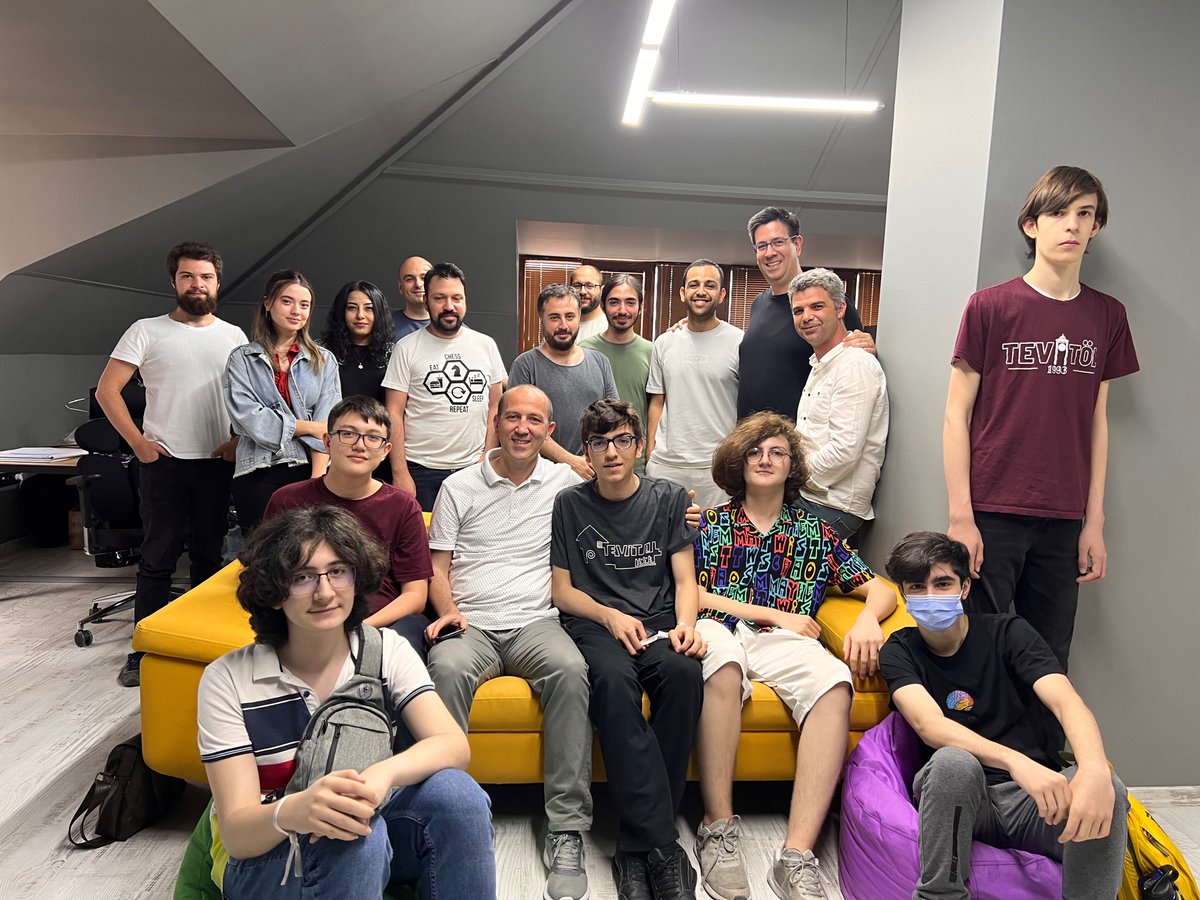 Geçtiğimiz pazartesi günü <a href="/fibergames/">FiberGames</a>'in stüdyosuna ziyarette bulunduk. Öncelikle deneyimlerini aktardıkları için ve sorularımızı cevapladıkları için bütün Fiber Games ekibine ve <a href="/sinan_akkol/">Sinan Akkol❄️</a> 'a teşekkür ederiz. İleride görüşmek üzere 🖐

<a href="/tevitol/">TEVİTÖL</a> #tevitöl #gamedev #unity