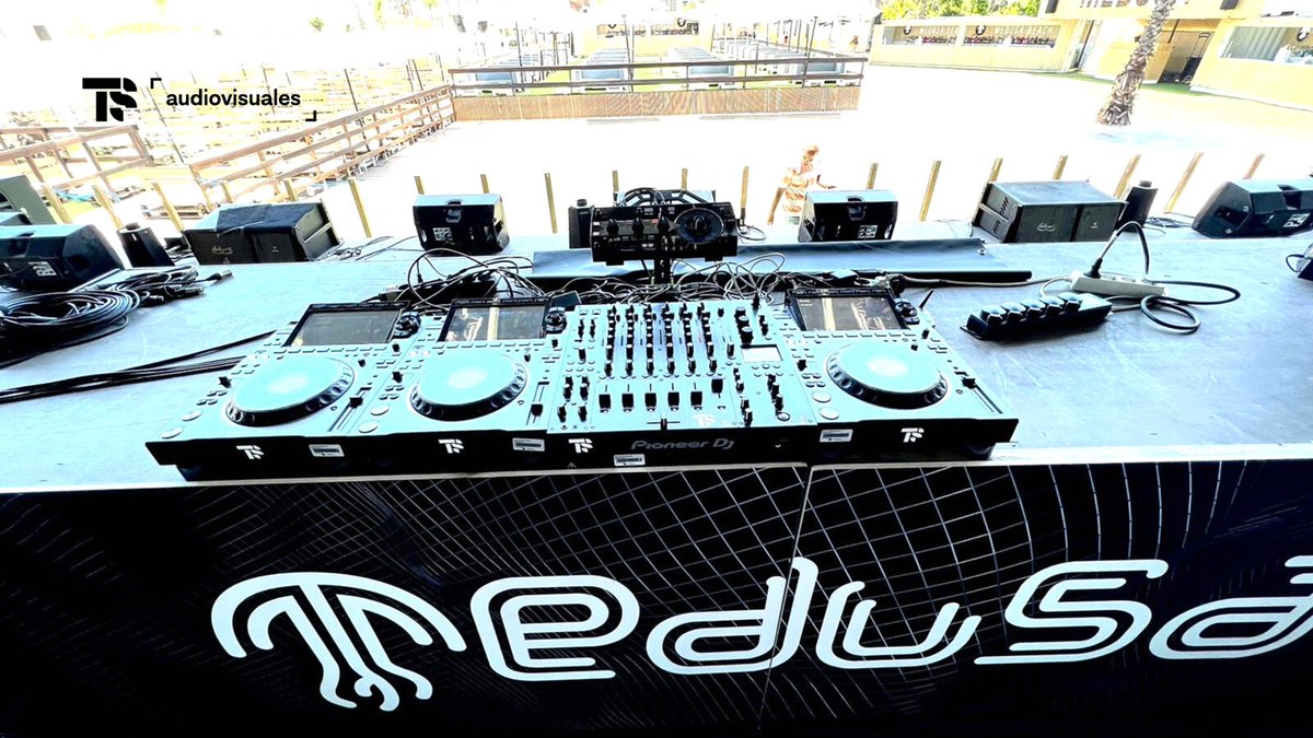 𝗦𝗢𝗡𝗜𝗗𝗢 | 🟩

Soporte técnico en Medusa Beach Club Cullera para la actuación de <a href="/LocoDiceOFC/">Loco Dice</a>

🟢Monitores:
6 KARA II
2 KS 28

🟢Cabina
3 CDJ NEXUS 3000
1 PIONEER V10

#Sonido
#TSaudiovisuales
#MedusaBeachClub
#Locodice♦️